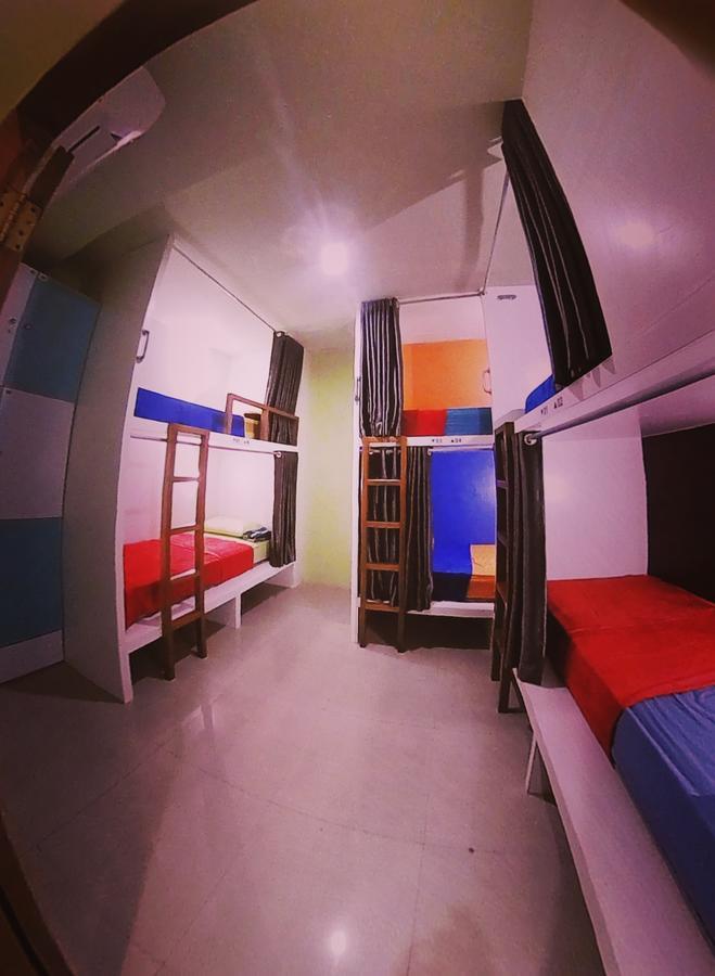 ג'קרטה Sleepy Raccoon Hostel מראה חיצוני תמונה