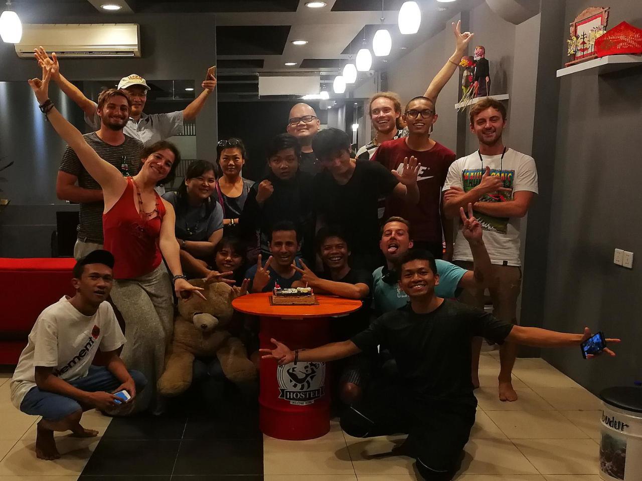 ג'קרטה Sleepy Raccoon Hostel מראה חיצוני תמונה