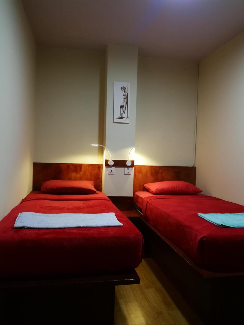 ג'קרטה Sleepy Raccoon Hostel מראה חיצוני תמונה