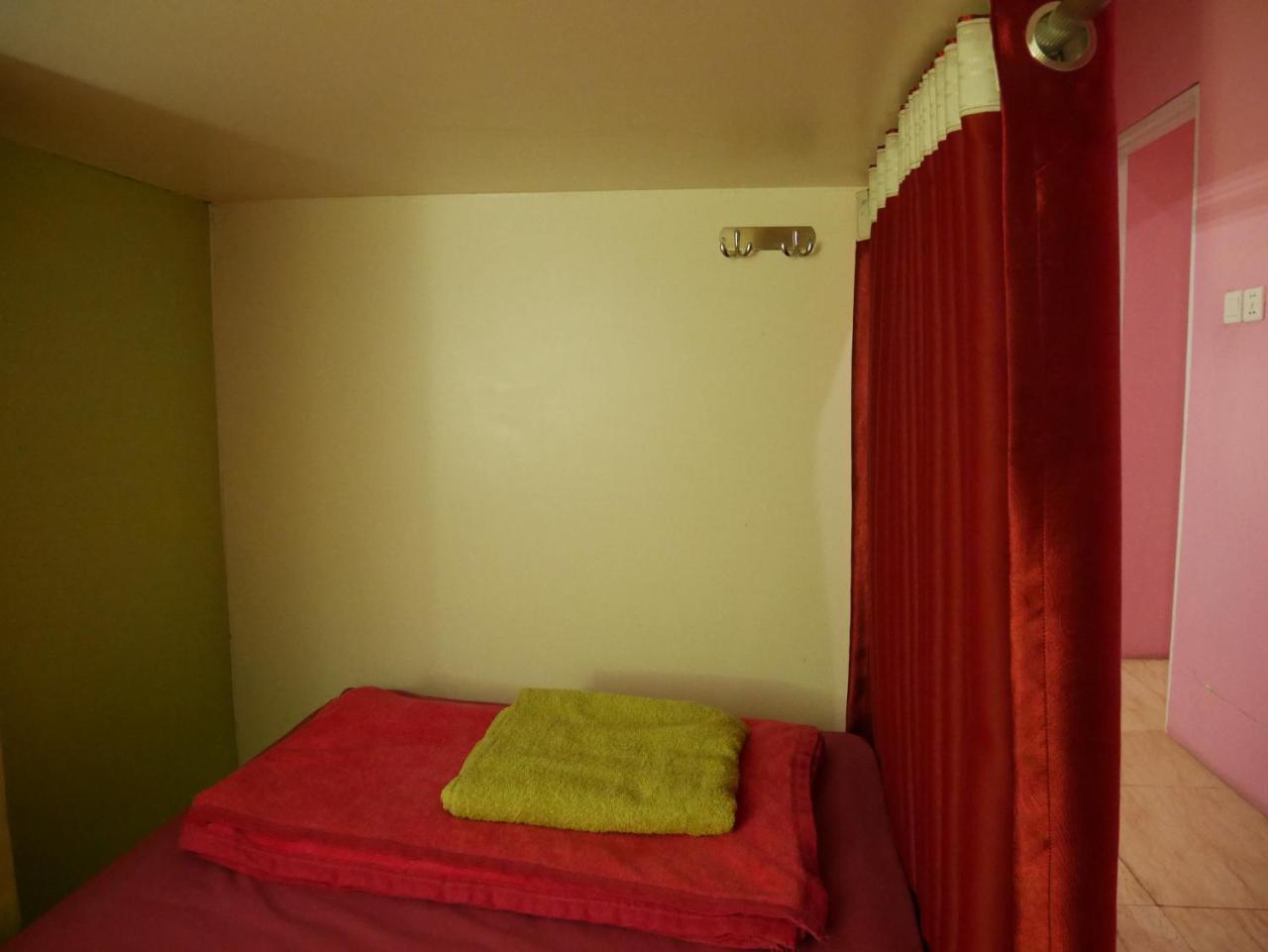 ג'קרטה Sleepy Raccoon Hostel מראה חיצוני תמונה