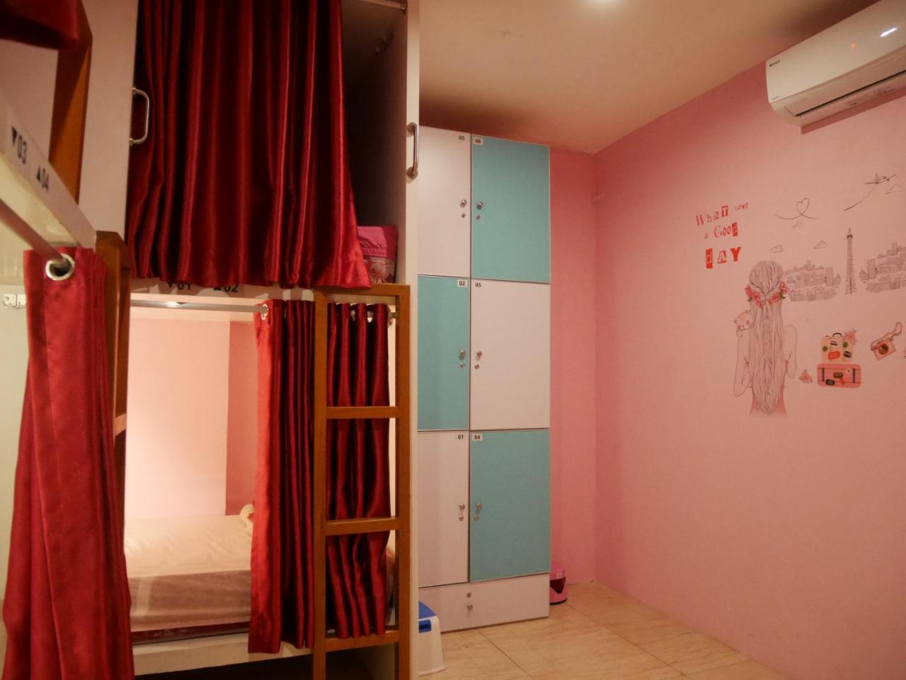 ג'קרטה Sleepy Raccoon Hostel מראה חיצוני תמונה