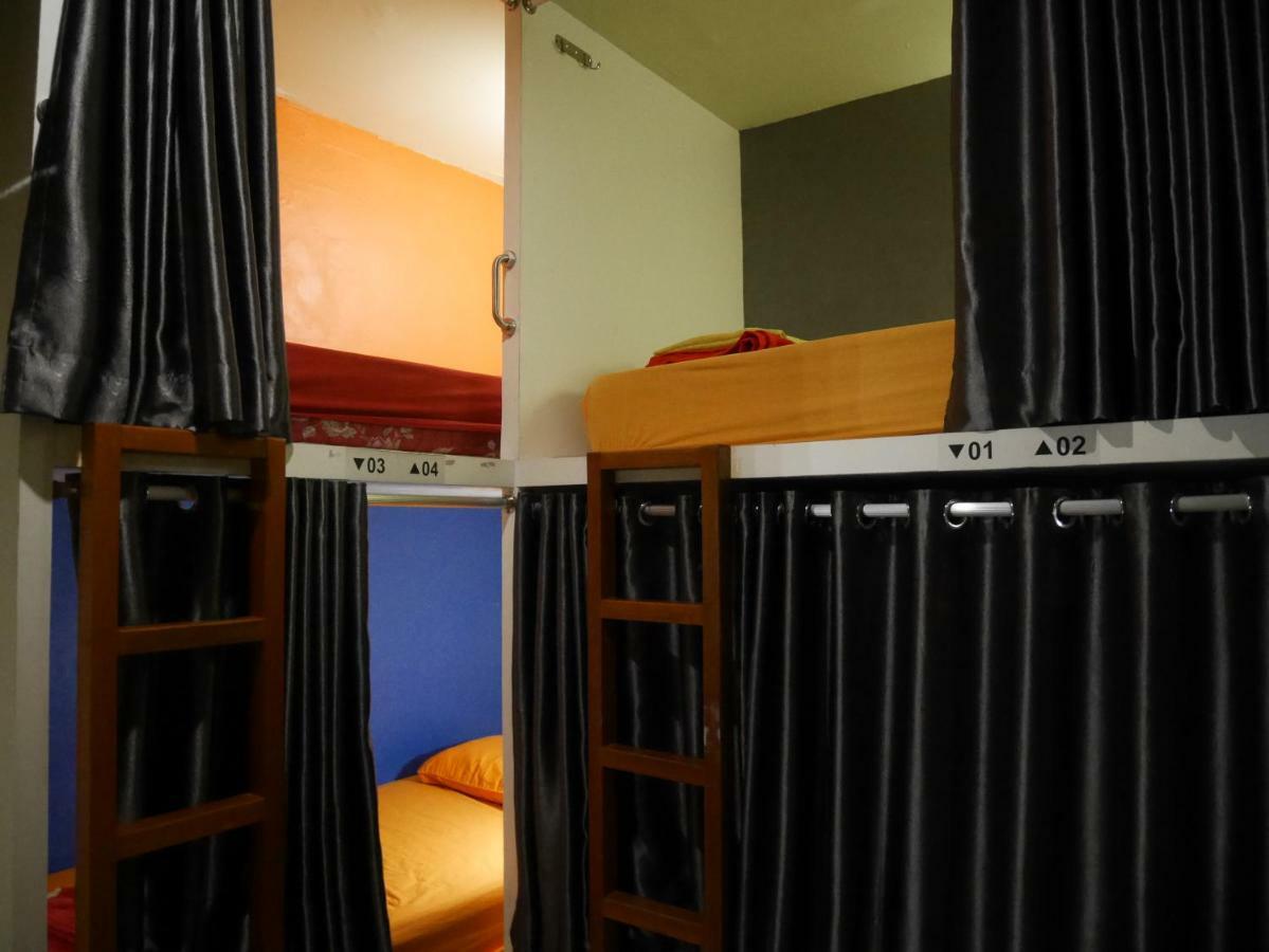 ג'קרטה Sleepy Raccoon Hostel מראה חיצוני תמונה