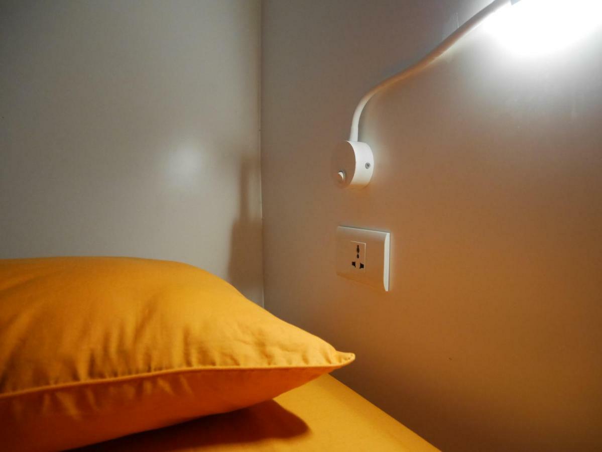 ג'קרטה Sleepy Raccoon Hostel מראה חיצוני תמונה