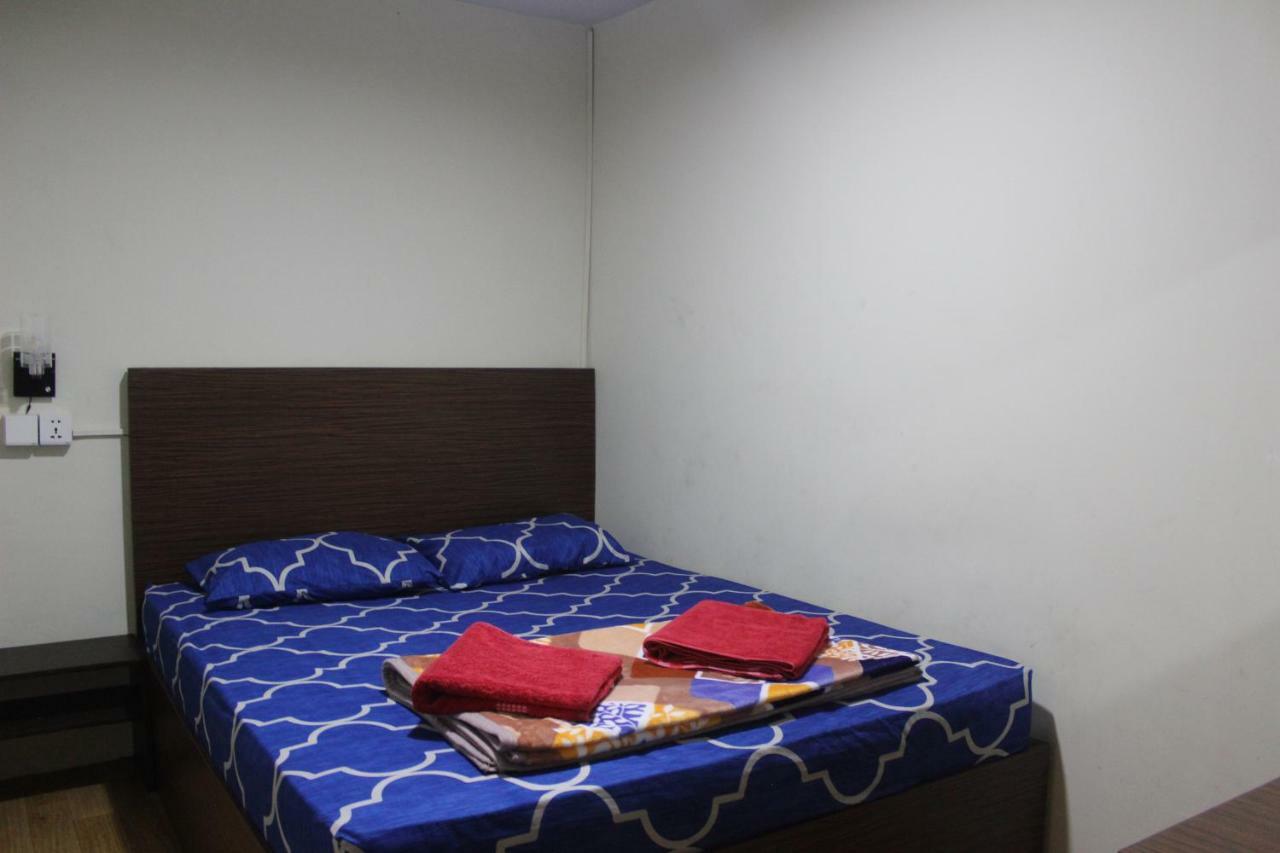 ג'קרטה Sleepy Raccoon Hostel מראה חיצוני תמונה