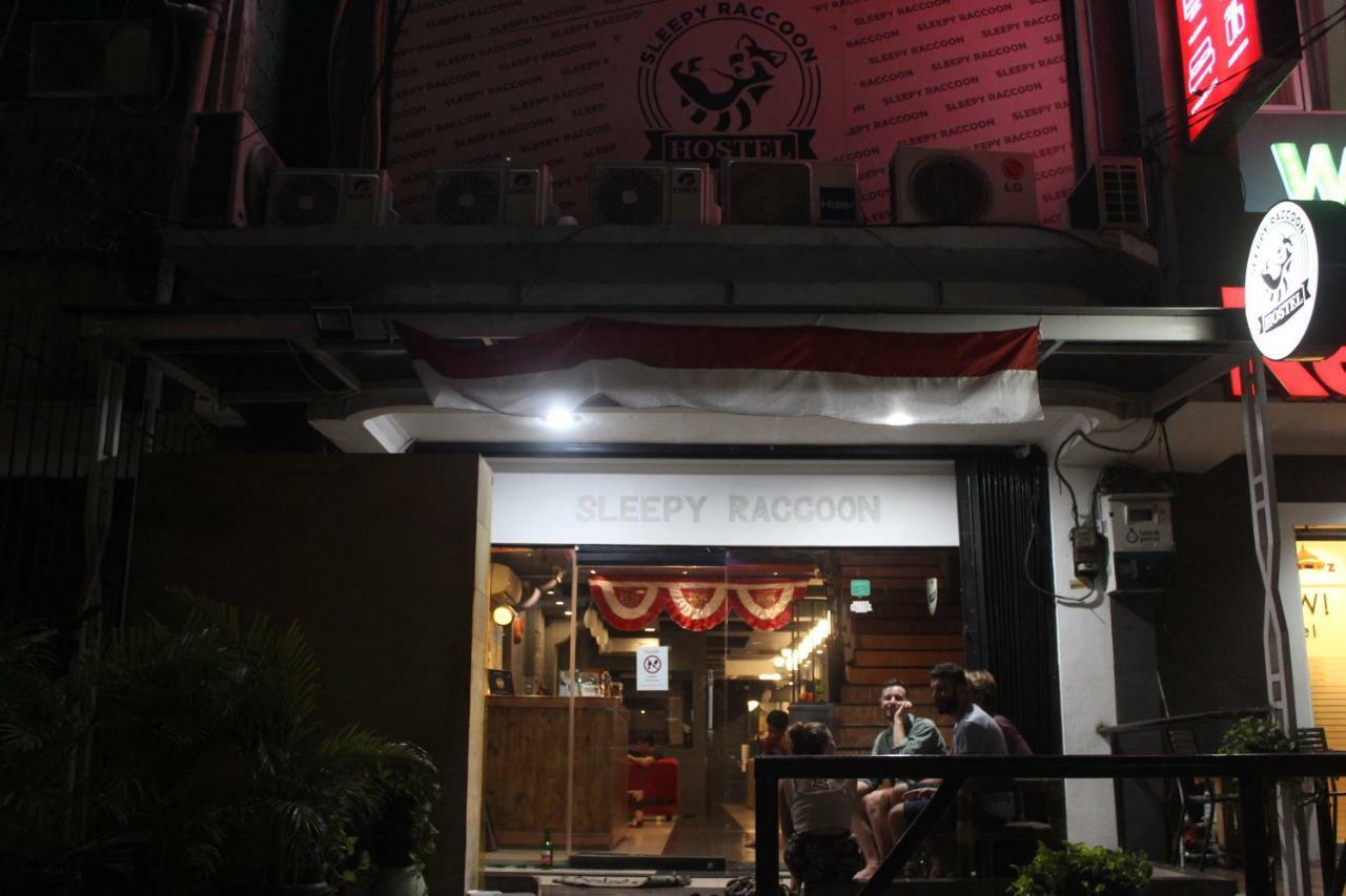 ג'קרטה Sleepy Raccoon Hostel מראה חיצוני תמונה