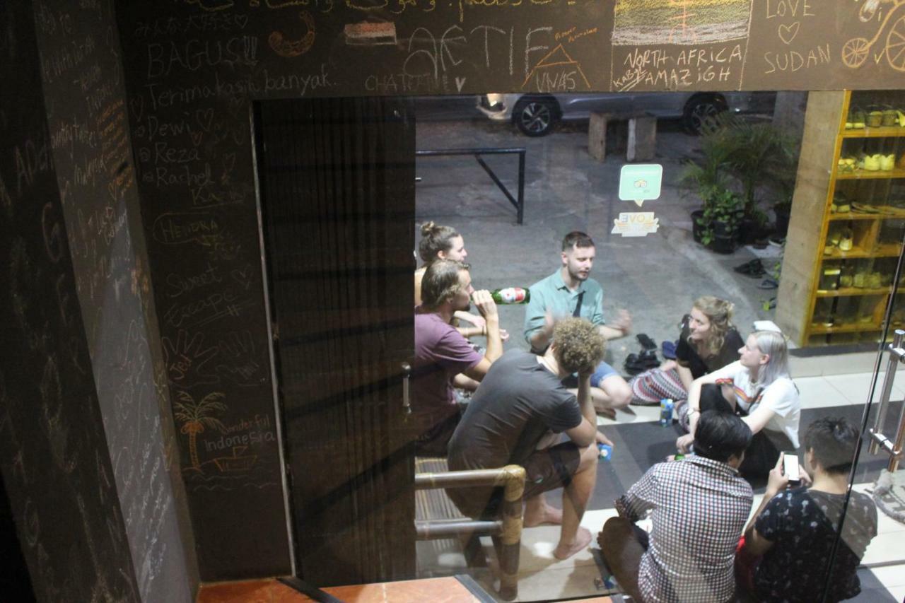 ג'קרטה Sleepy Raccoon Hostel מראה חיצוני תמונה